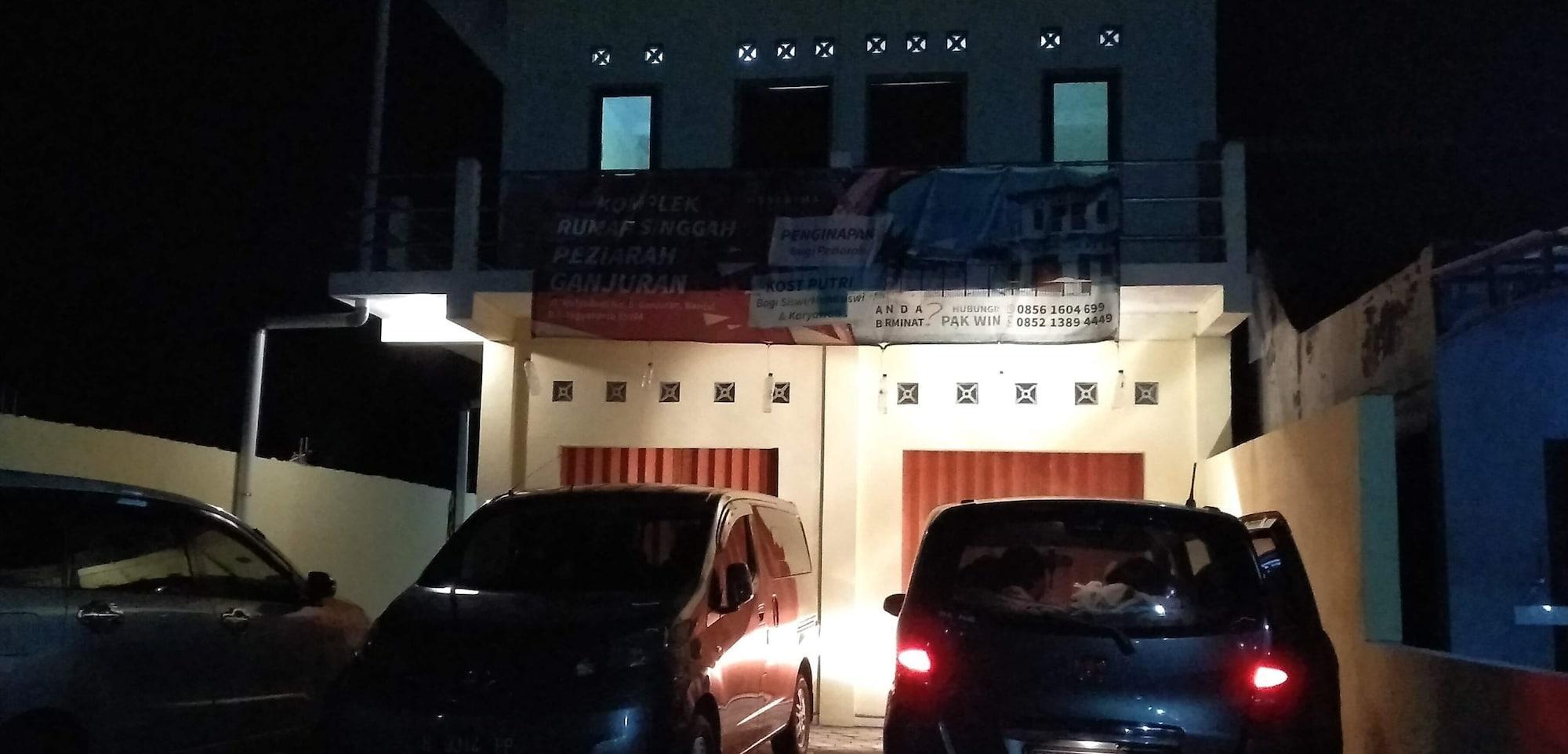 鲁玛辛加佩兹亚拉甘朱兰酒店 班图尔 外观 照片
